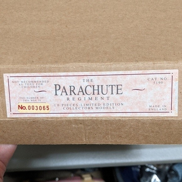 Britian's Limited Edition parachute regiment no 3065 retired in original box - Picture 7 of 10
